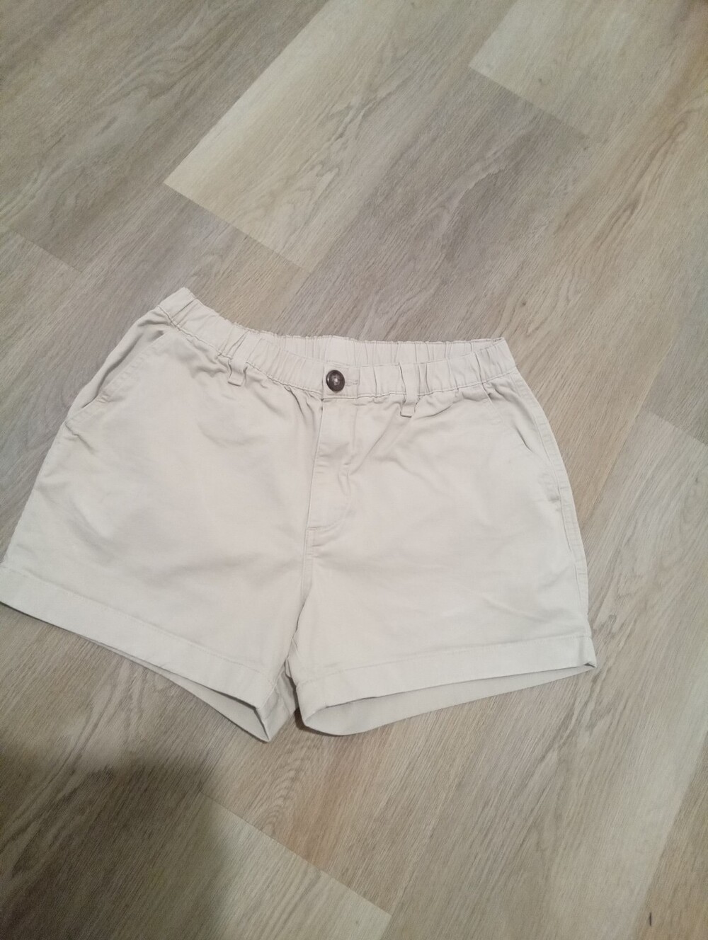 chubbies Size M Women's Light Khaki Elastic-Waist Flat Front Shorts